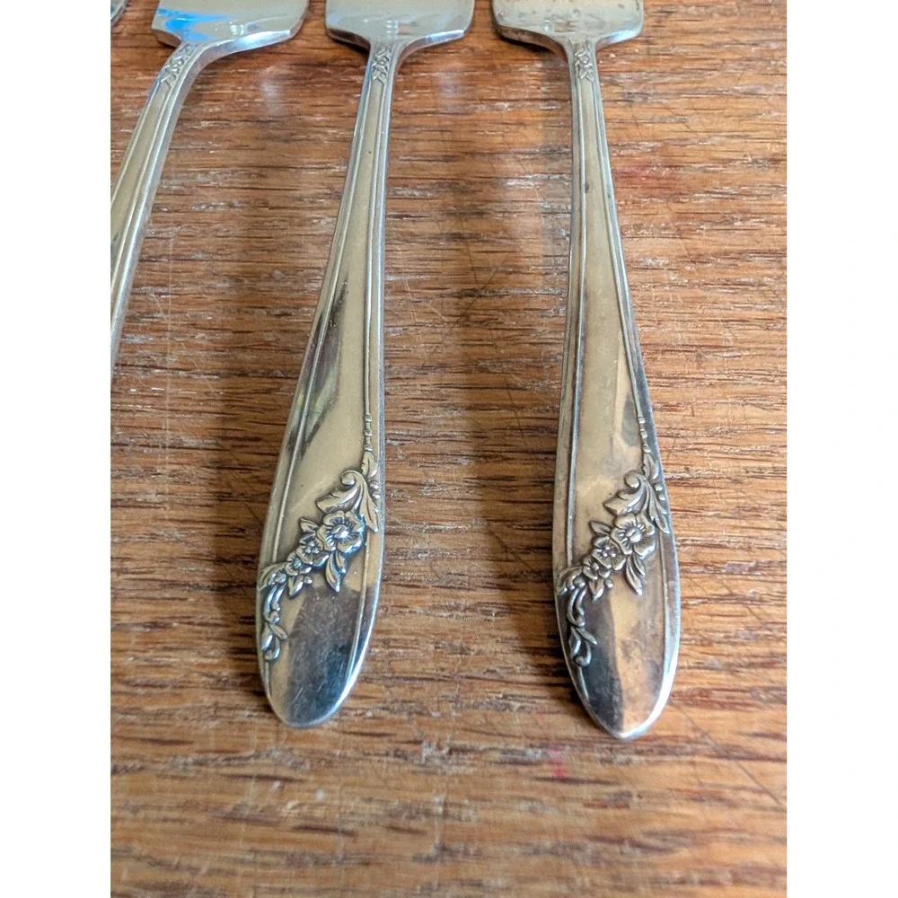 Oneida Community Tudor Plate Sweet Briar Silverplate Salad Forks Set